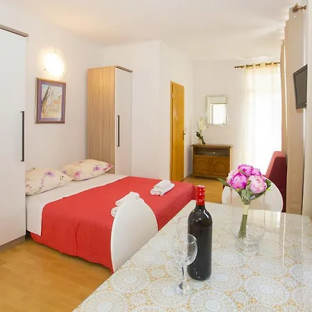 Apartment Blazevic *